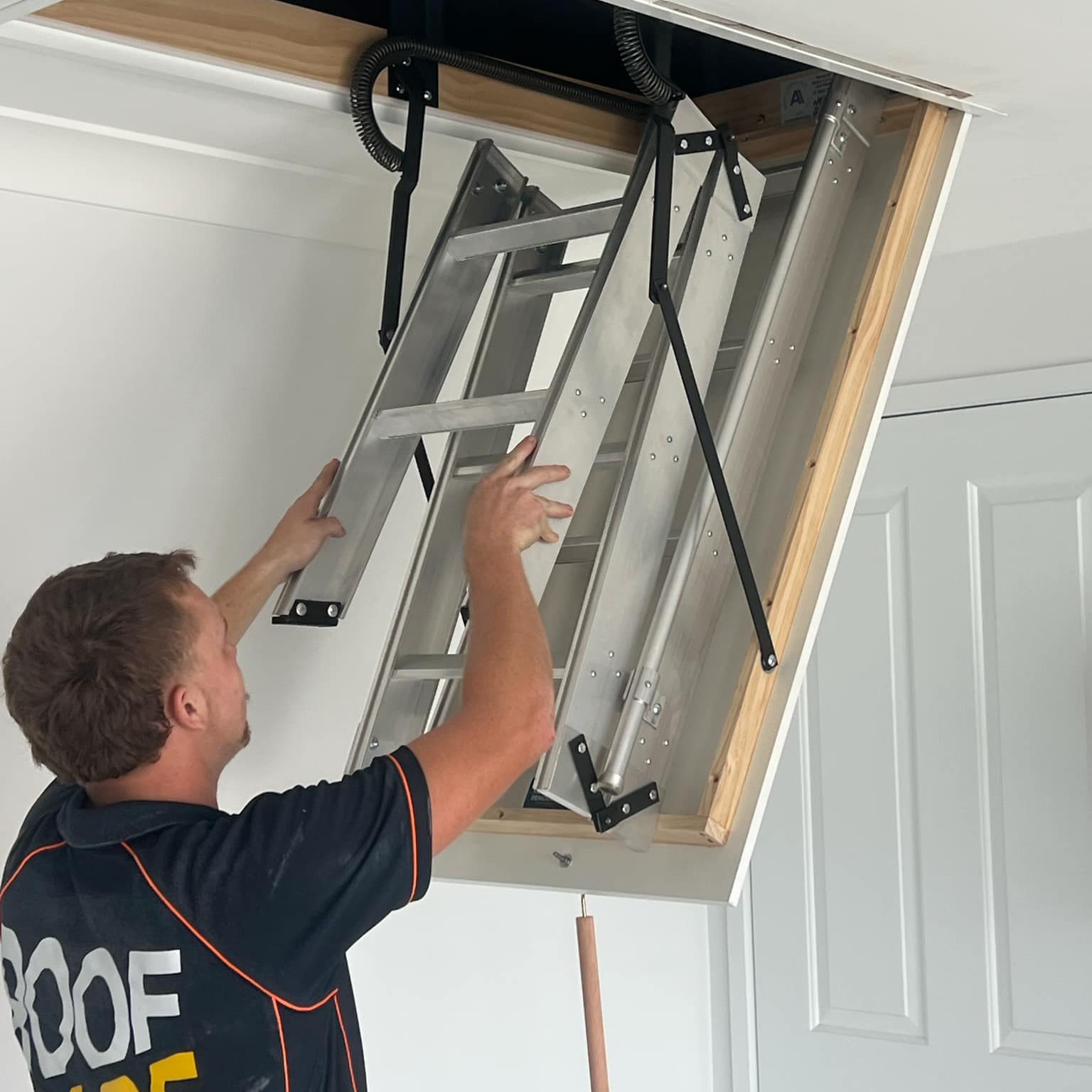 Folding attic ladder